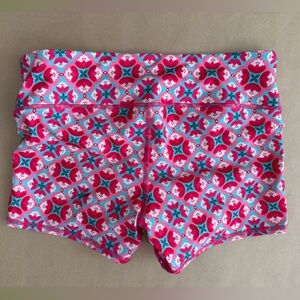 NWOT/ Sz Med /  Patterned Women's Shorts